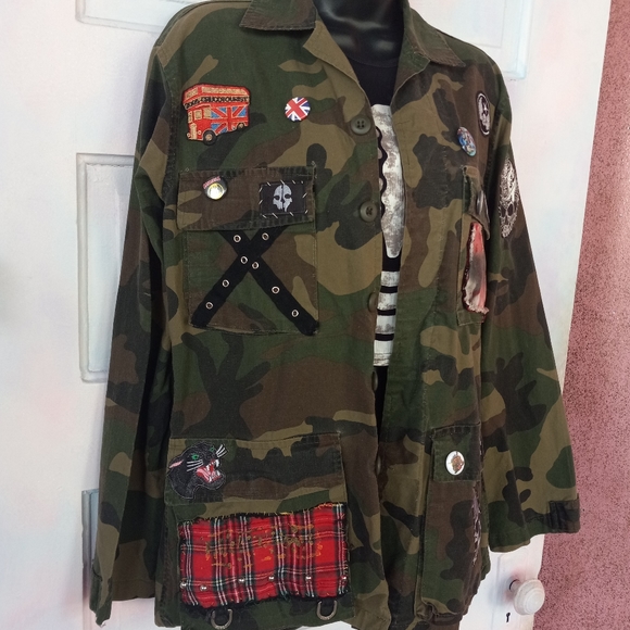RAGE- OOAK punked out custom army fatigue camo jacket - Picture 12 of 12